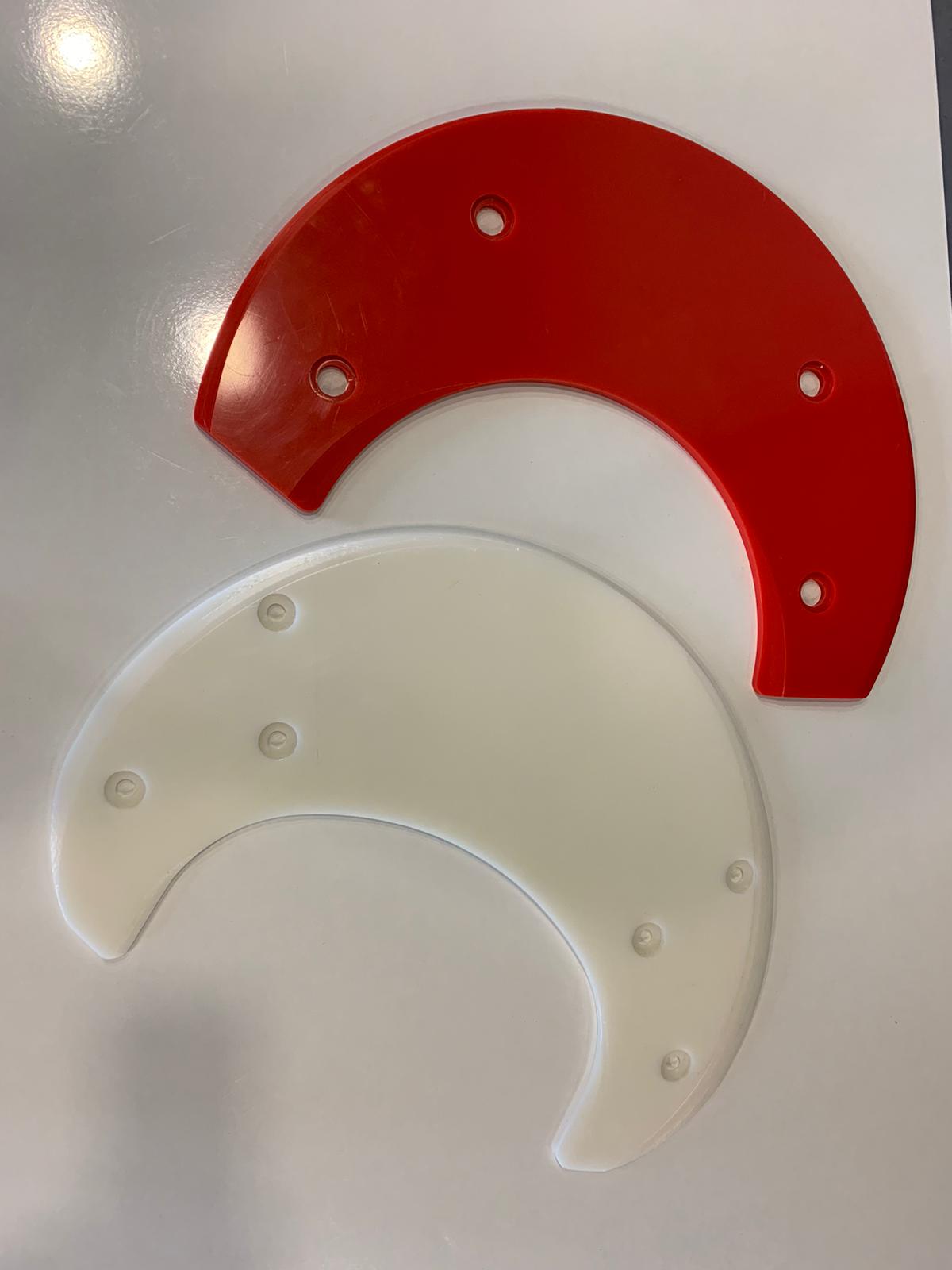 FIFTH-WHELL-RED-WHITE