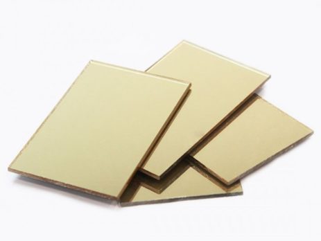 planche-en-methacrylate-extrude-en-finition-miroir-couleur-or